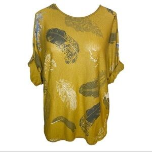 Hy Moda Top Feather Print Size 12